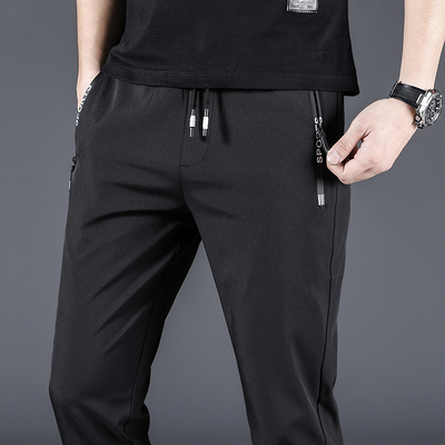 黑褲子扔了吧!現在流行穿這&ldquo;開車褲&rdquo;,不緊不勒不沾灰,賊拉風